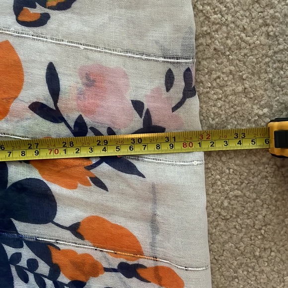 Like new Infiniti scarf - Picture 4 of 4